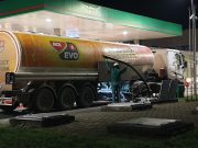 Hatalmas a dugó a MOL kútnál (frissítve!)…