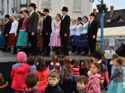 Népzenei sokadalom és utcabál – képekben…