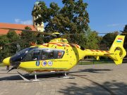 Megérkezett a mentőhelikopter a Kossuth térre…