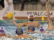 Kinyílt az olló…