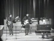 Remembering bass guitarist Duck Dunn, born on this day in 1941 in Memphis, Tenn…