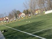 A játékvezető síp jelére elkezdődött a mai Megye I-es labdarúgó mérkőzés Szentes…