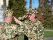 Benépesült a Damjanich laktanya alakulótere, felsorakozott a műszaki ezred szemé…