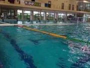 Dübörög a zene, gyűlnek a szurkolók Gyertek ti is…