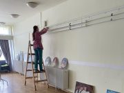 Készül a kiállítás az IH Caféban……..