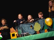 Bűvös-bábos Gólyás-lurkók…