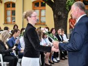 Tanulmányi- és diáksport versenyeken kiválóan teljesítő tanulók városi elismerés…