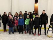 Év végi csapatépítés vagy inkább fagyasztás. A korcsolyázás annyiban rokon sport…