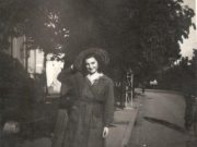 Séta Kiss Gyurka papírboltjától a Béke Cukrászdáig…