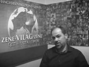 A Nemzeti Filharmonikusok Kamaraegyüttesének előadása után a zenekar vezetőjével…