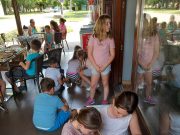 Elérkezett a várva várt nagy nap, a kirándulás napja! A szarvasi Körösvölgyi Áll…