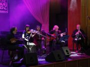 GALÉRIA Telt házas koncertet adott a Sebő együttes a Hangversenyközpontban. Kös…