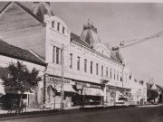 Séta a Kossuth utcán, mint Dobosné Rózsika tette hajdanán…