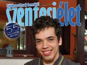 Az e heti Szentesi Élet címlapján Kiss Endre, aki kiváló eredménnyel végezte a H…