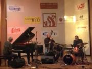 Pénteken újabb résszel érkezik virtuális koncertsorozatunk, az „Ál-Live Zene-Vil…