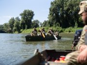 Rohamcsónakkal a Tiszán Rohamcsónak, gumicsónak motorral kéthetes műszaki gépkez…