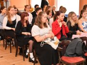 „A versek, regények, novellák lelki-szellemi gazdagságot adnak”…