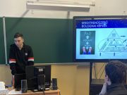 Kiváló “öregdiákunk” egyetemistaként tért vissza…