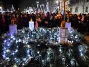 A hit fénye Az advent első vasárnapja az adventi időszak kezdetét jelenti a ke…