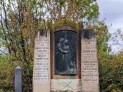 A HSZC Szentesi Zsoldos Ferenc Technikum diákjai ma délelőtt megkoszorúzták a Z…