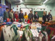 Átadtuk a gyönyörűen becsomagolt ajándékainkat a Honvédelmi Minisztériumot képvi…