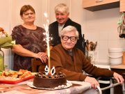 „Aki sokat pihen, keveset él”…