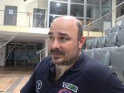 Általában tenyeres-talpas és lehet nagydarab, ha hibázik, abból mindig gól lesz…