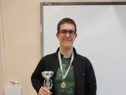 Kiváló sakkozó a Pollákban!…