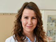 Pályakezdő doktornő a bőrgyógyászati szakrendelésen…