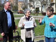 Dobos Andrásné, Rózsika néni és családja 10 olasz ciprust ajánlott fel az „Ültes…