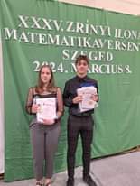 Lehet, hogy egy kép erről: 2 ember és szöveg