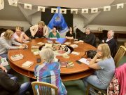 Szerdán este a könyvklub témája : egy állatregény volt. Kellemes hangulatban zaj…