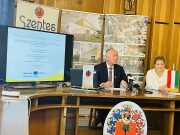 Újabb szakasza szépül Szentes zöld főutcájának, a Kurcának….