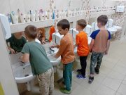 Új gyerekmosdónak örülnek a Rákóczi oviban…