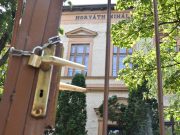 Tárt karok vagy zárt kapuk?…