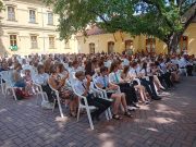 Több mint 200 jó tanuló, jó sportoló diákot köszöntöttek a megyeházán, akik az o…