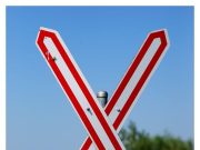 Ketten meghaltak egy vasúti átjáróban Szentes közelében…