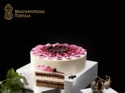 Magyarország Tortája a kertvárosi Füsti cukrászdában…