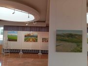 Fábián Emőke kiállítása készen áll a szombati kiállításmegnyitó eseményre, amely…