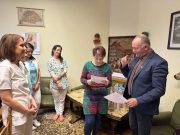 Ajándékok a szentesi kórháznak…