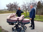 Vargáéktól Vargáékig jutott a hármasiker babakocsi…