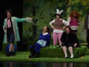 A Négyszögletű kerek erdő…