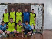 A képen látható U-17-es Futsal csapatunk csoport győztesként a döntőbe jutott!…