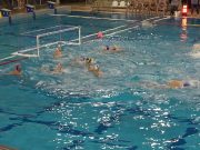 Gyuszi indít Ati bebombáz Laci széket pakol…