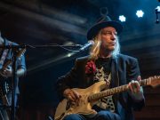 Lélekben magyar blues zenész a színpadon…