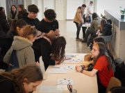 A Pollák lány diákjai is segédkeztek a regisztrációban és a nyeremények sorsolás…