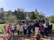 A Föld napja alkalmából április 16-án egy-egy darab fát adományozott Szentes Vá…