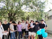 “Ilyenek voltunk…” – Végzőseink kedden este dallal, zeneszóval köszöntötték taná…