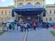 Színpadon a Habár Együttes…