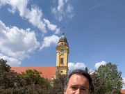 H\u00f6lgyeim \u00e9s Uraim! \u00cdgy, nem eg\u00e9szen k\u00e9t h\u00e9ttel a k…